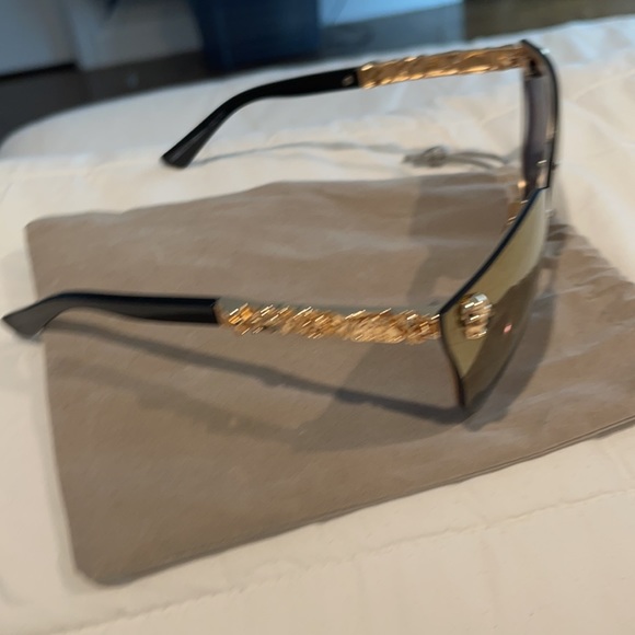 Brand new unsex sunglasses gold and brown - Picture 2 of 8